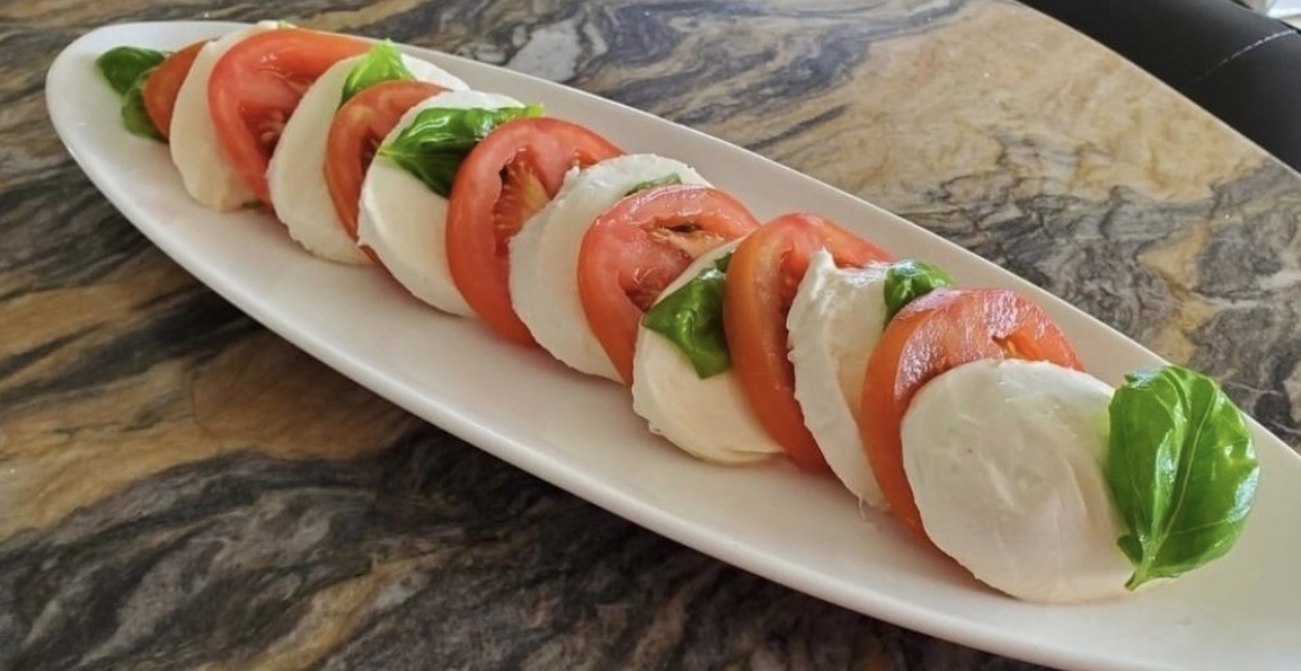 Caprese salad by private chef — VIP jet catering Spain